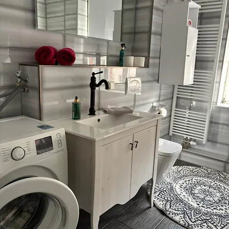 Fewocompany Gholis Apartment *